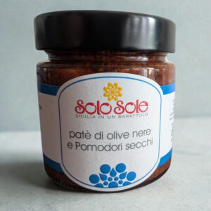 Paté z černých oliv a sušených rajčat